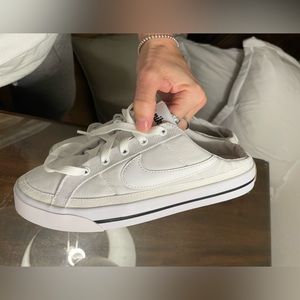 Nike Court Legacy Mules